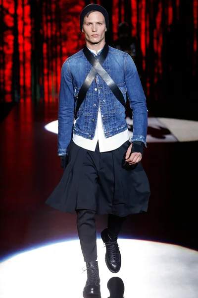 Look 8